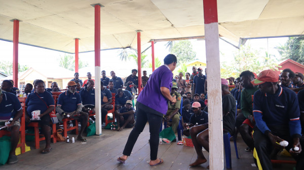 Pelatihan Budidaya Ternak Ayam Di Distrik Ntt Timur Jauh